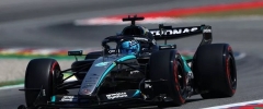 Russell le gan贸 la pole a Hamilton por mil茅simas en Barcelona. Colapinto fue 13掳